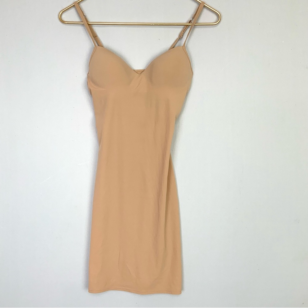 Hanro Sz 32B Allure Bra Bodydress Slip Nude Beige Underwire Shapewear 1464